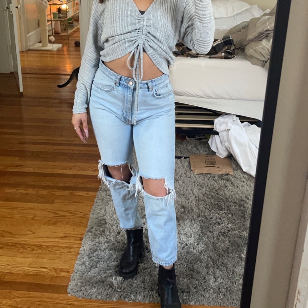 Distressed High Waisted Jeans
